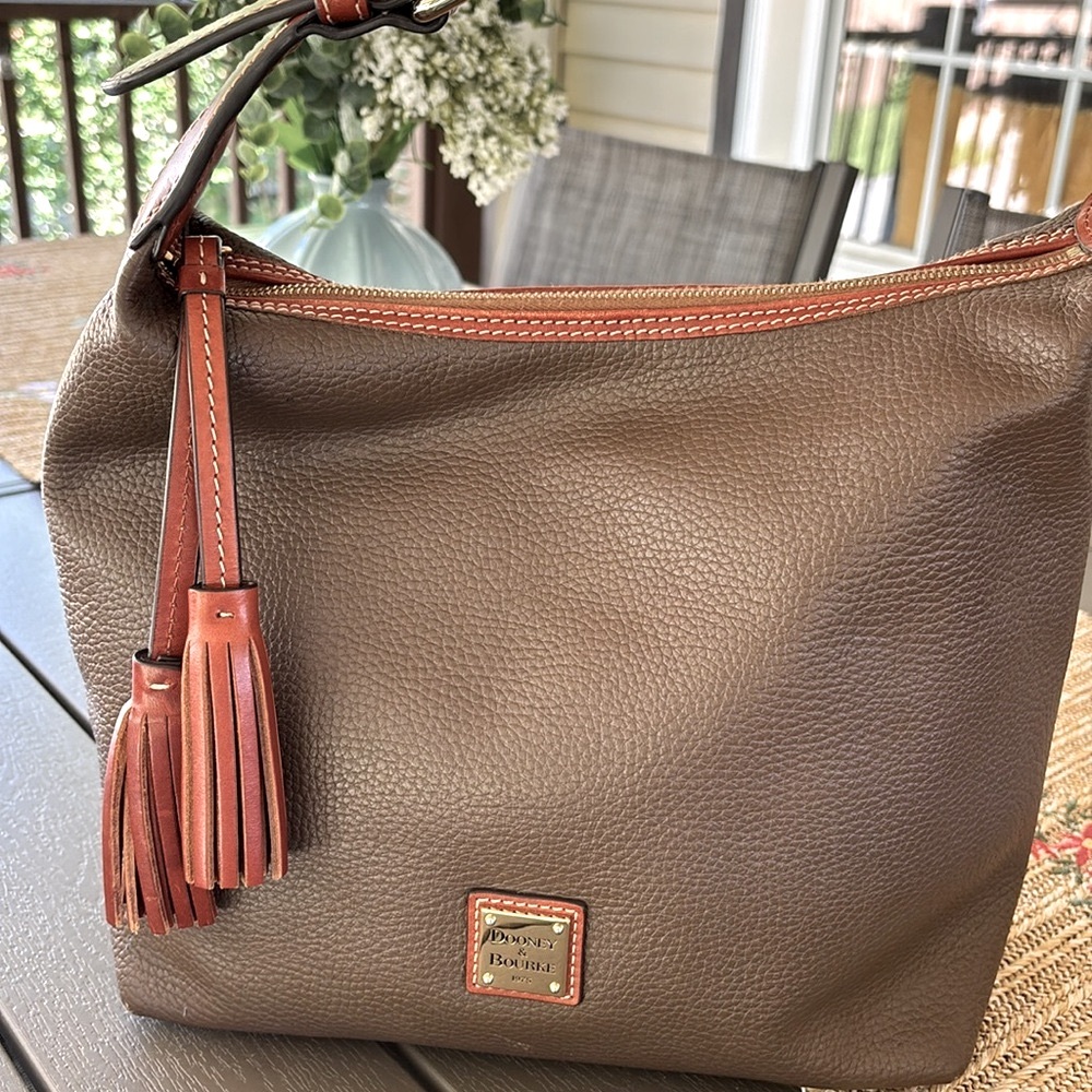 Dooney & Bourke Brown Leather Pebble Grain Paige Sac Hobo‎ Bag - Picture 4 of 16